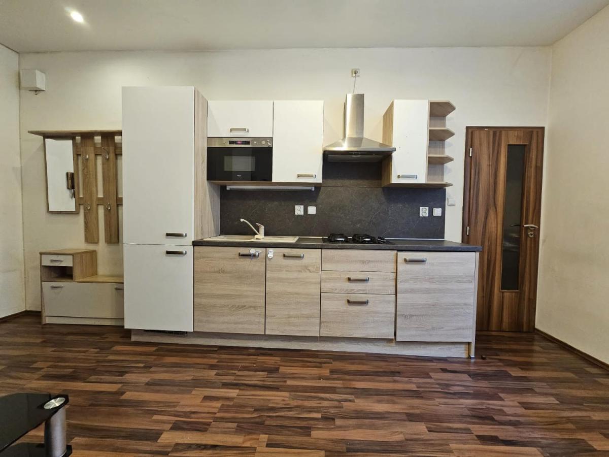 Cozy Homestay At Andel Prague Ngoại thất bức ảnh