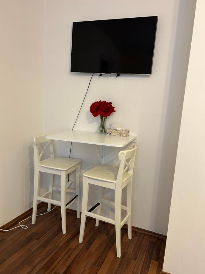Cozy Homestay At Andel Prague Ngoại thất bức ảnh