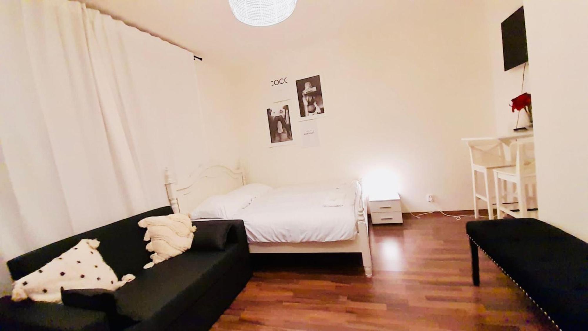 Cozy Homestay At Andel Prague Ngoại thất bức ảnh