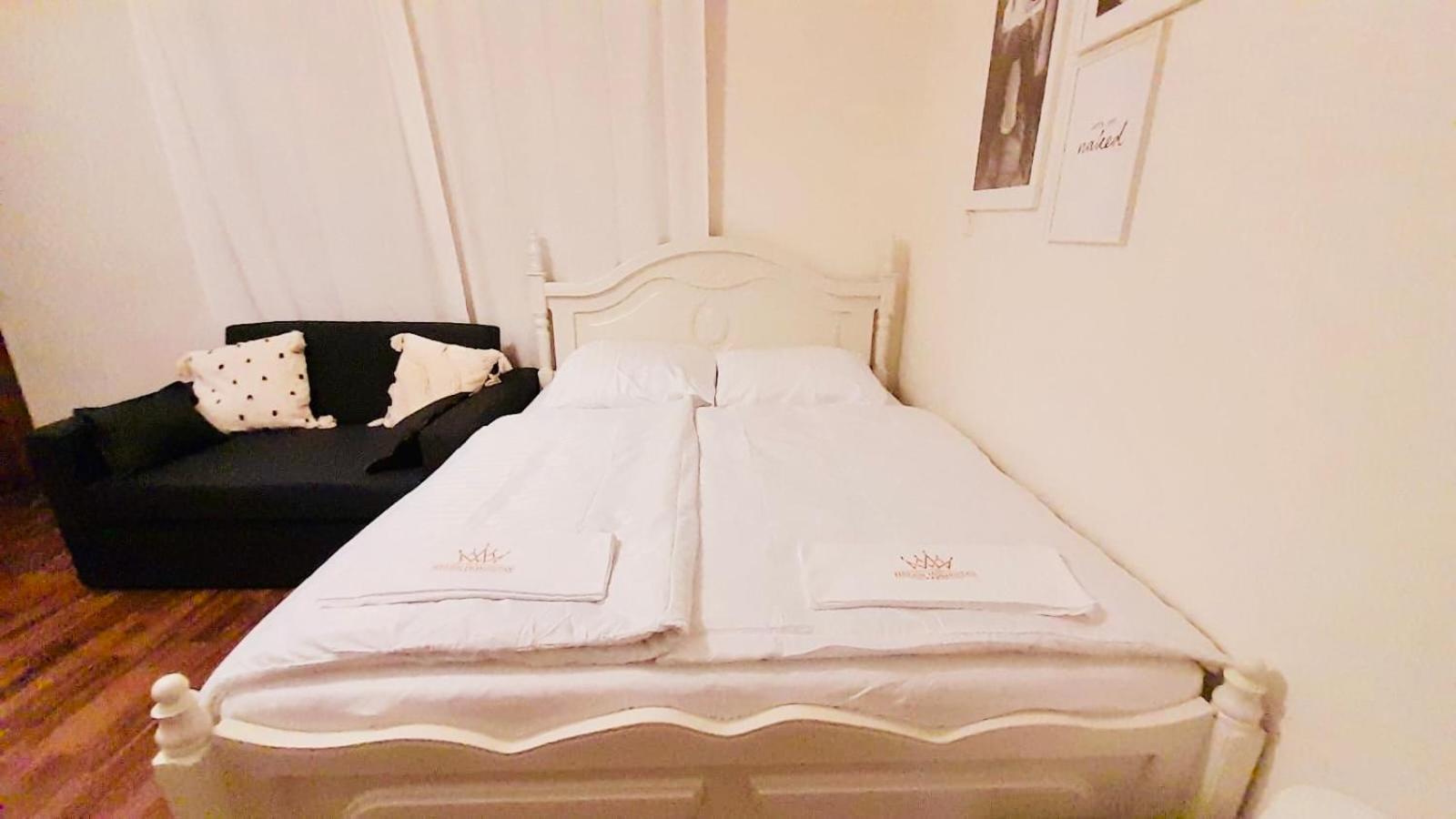 Cozy Homestay At Andel Prague Ngoại thất bức ảnh